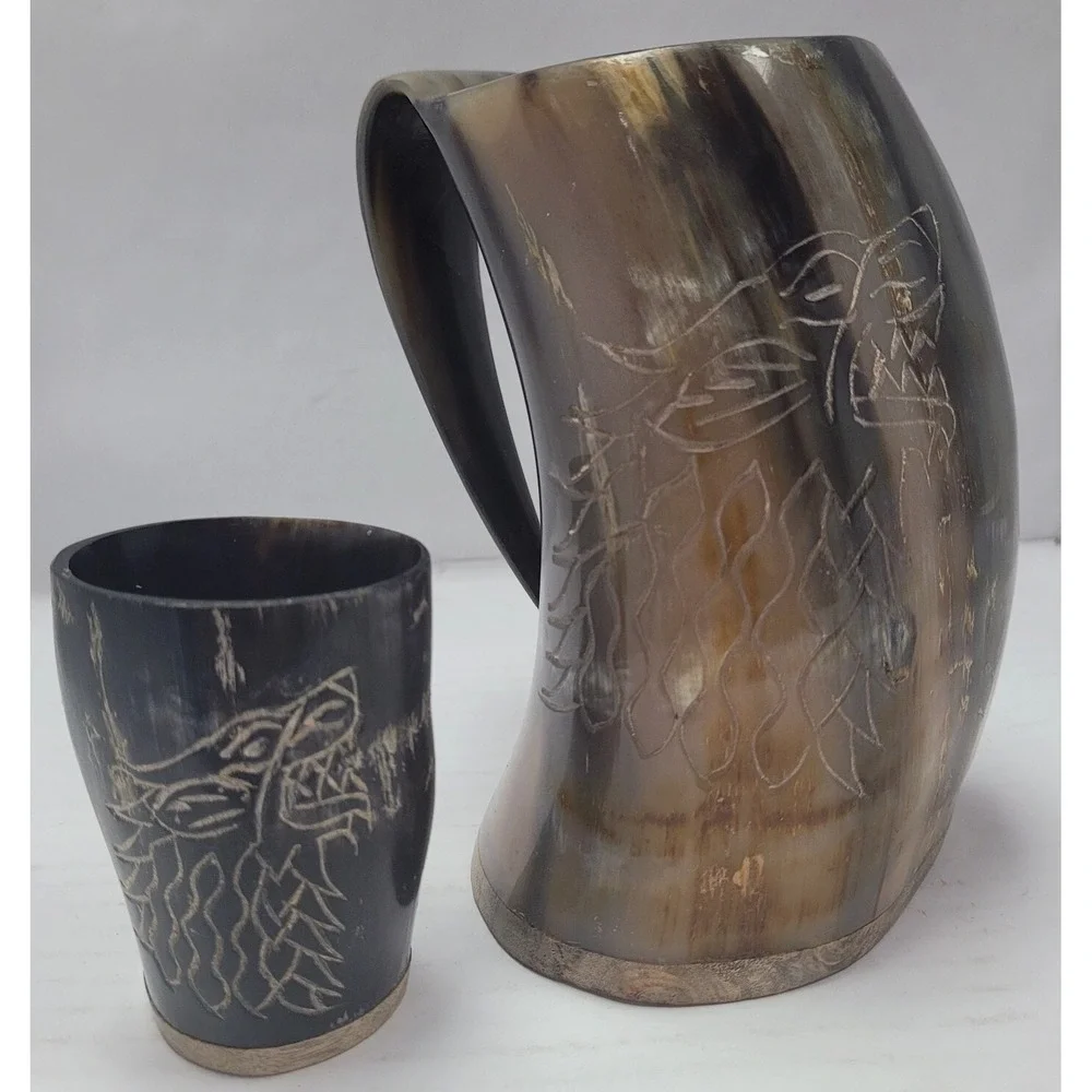 Game of Thrones‎ Stark Drinking Horn Mug w/ Shot Glass Wolf Carved Tankard Set